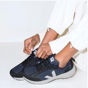 LIKE NEW VEJA  CONDOR 2 ALVEOMESH - Navy Blue/ Black Size 7